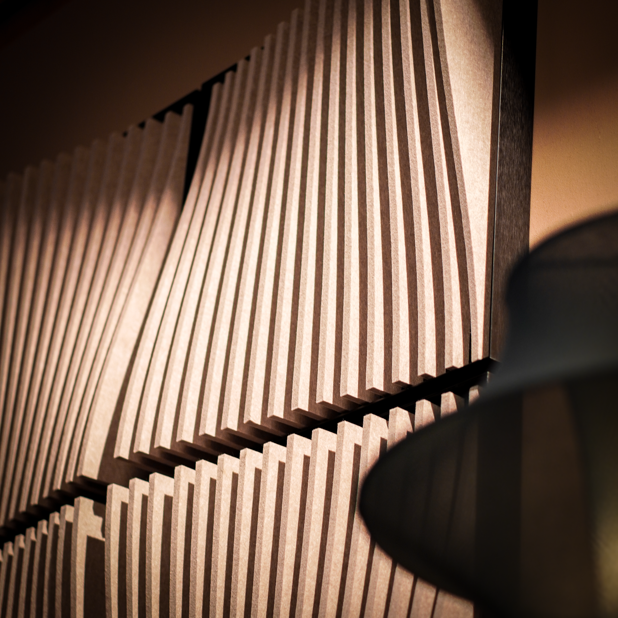 Rhythm Pro 2'x2' 吸音板 – Sandstone Rhythmic Surface