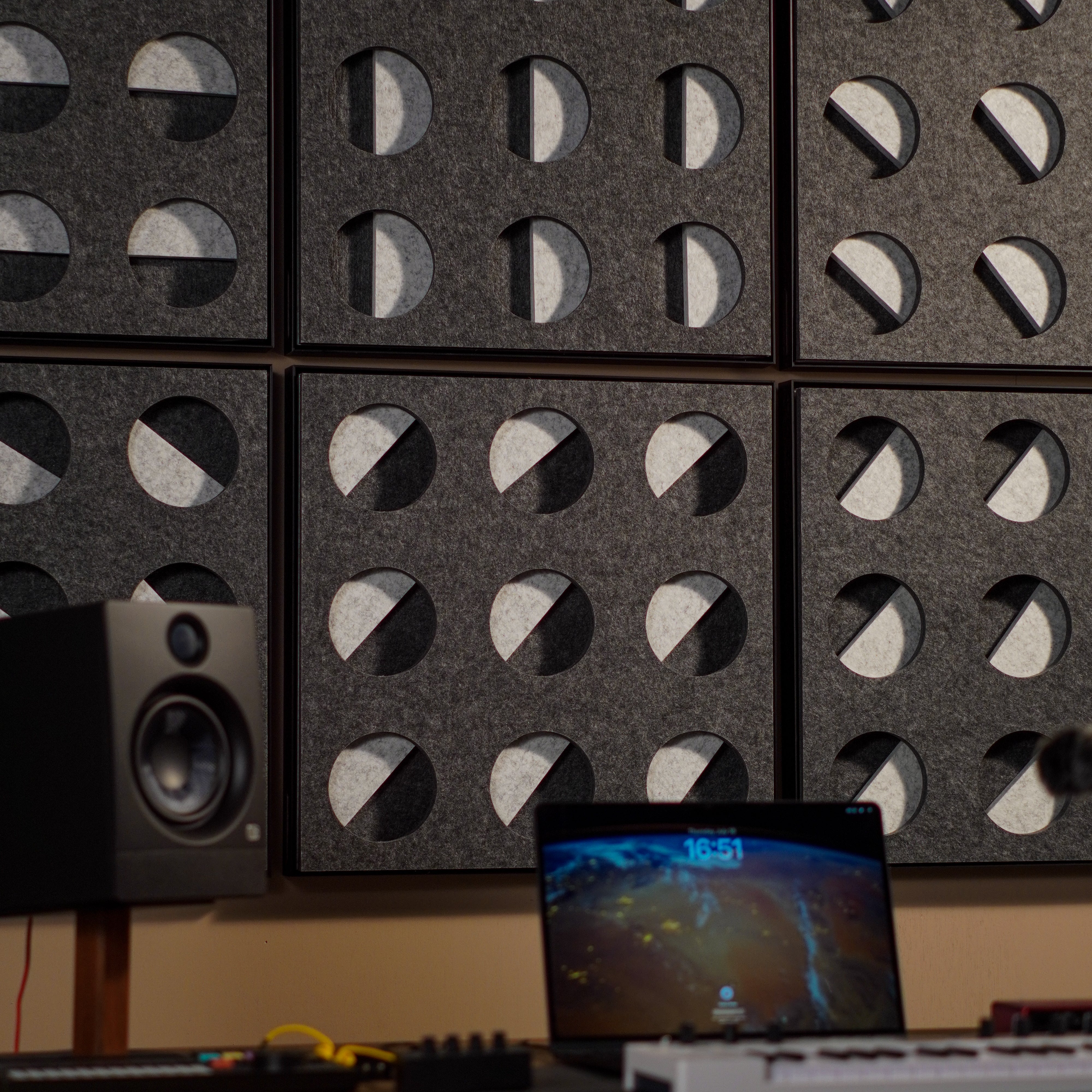 Eclipses Pro 2'x2' Acoustic Panel – Magnetic Celestial Diffuser