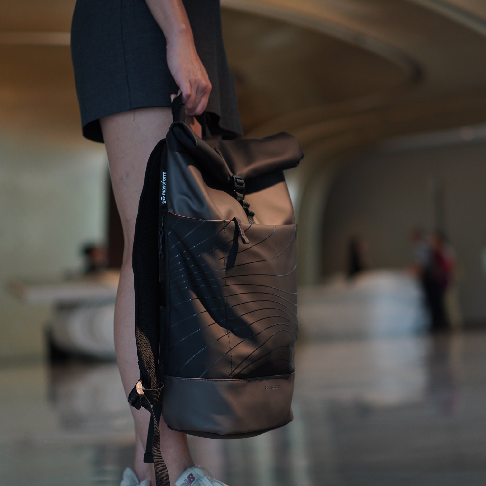 WAVE rolltop Backpack | water-resistant, laptop-ready, city-to-studio carry